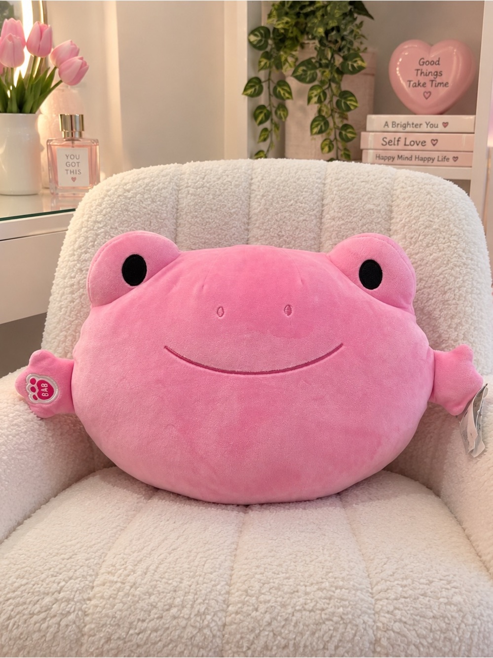 the Build-A-Bear SKOOSHERZ Spring Pink Frog plush toy